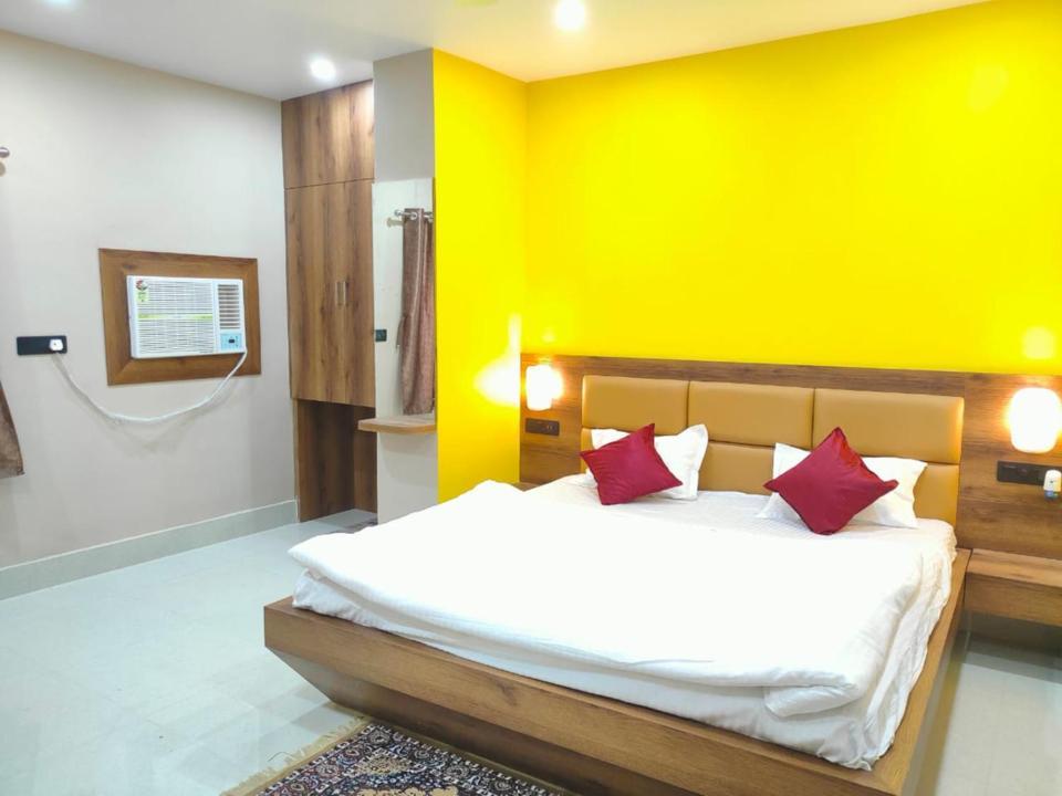 Hotel Vaishnavi Near Baba Dham Temple Deoghar Eksteriør billede