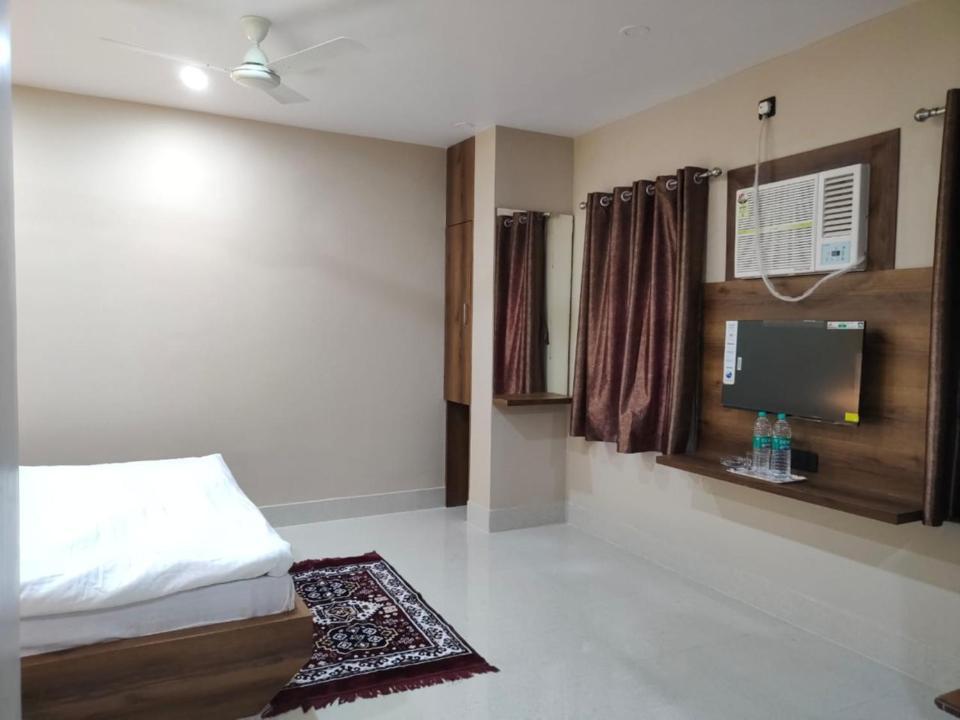 Hotel Vaishnavi Near Baba Dham Temple Deoghar Eksteriør billede